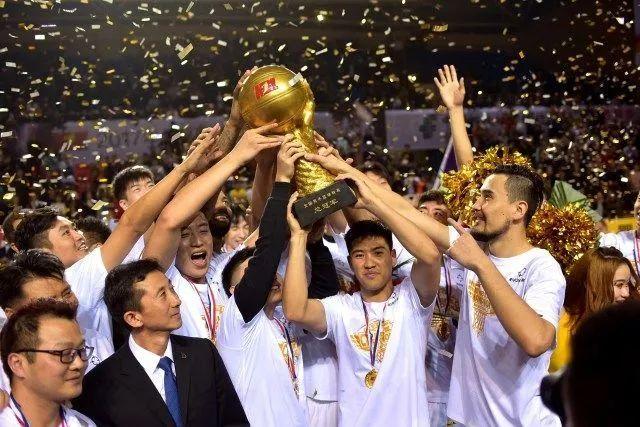 乒乓球德甲第二十一轮：樊振东独得两分  常规赛主场收官