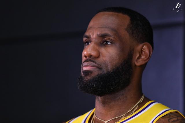 余嘉豪17+12吴前15分 浙江大胜上海3-2进四强